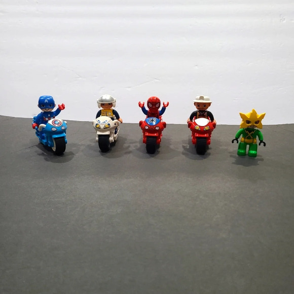Lego duplo  lot of 5 figures and 4 motorcycles - Picture 1 of 13
